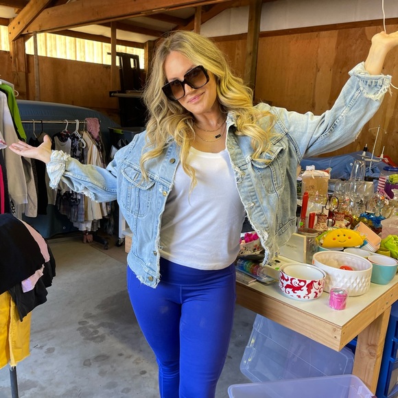 Meet your Posher, Jaime - Picture 3 of 4